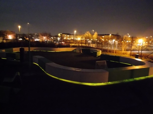 Lars Laj Echipament pentru sport, Arene de joc