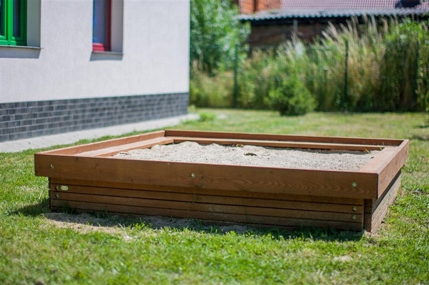 Lars Laj Spatii de joaca, Cutii de nisip